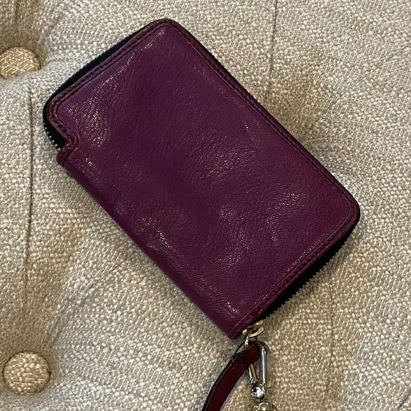 Juicy Couture Wristlet with phone holder slot - Picture 2 of 4